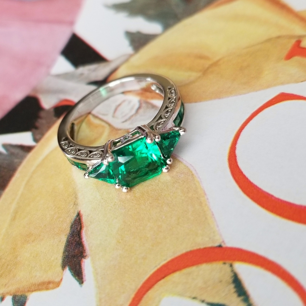 ❗Vintage Emerald Statement Cocktail Ring Size 7❗